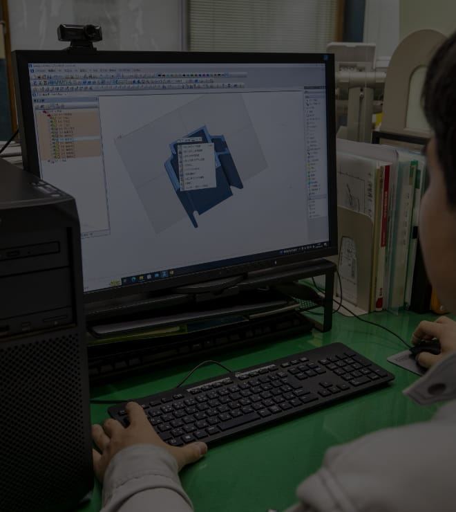 3次元CAD-CAMシステムと高精度加工機により図面形状を製作